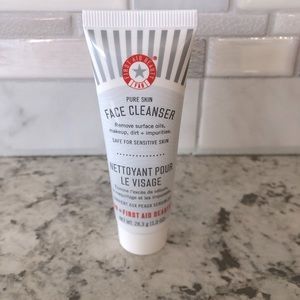☀️$5 special price ☀️ First aid beauty face cleanser